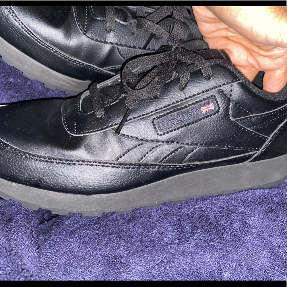 Black Reebok Classic